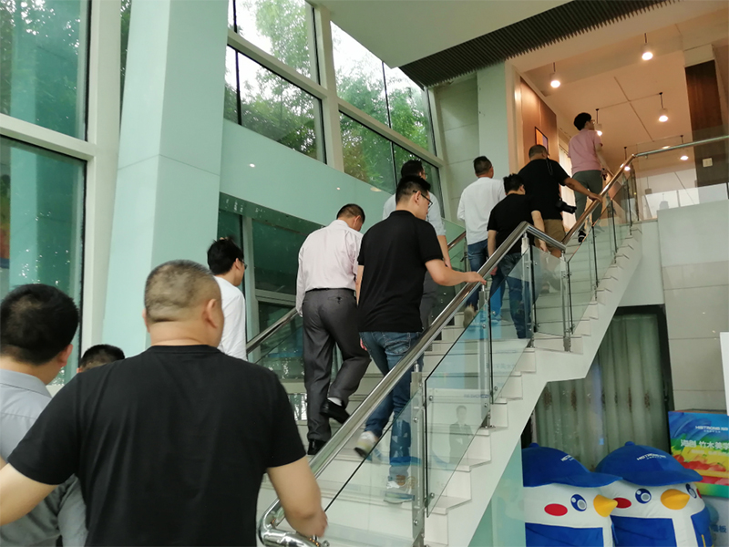 爱体育官方网站集成墙面.jpg