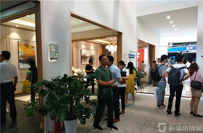 爱体育官方网站集成墙面.jpg