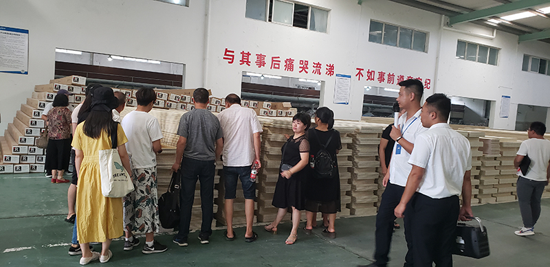 爱体育官方网站集成墙面.jpg