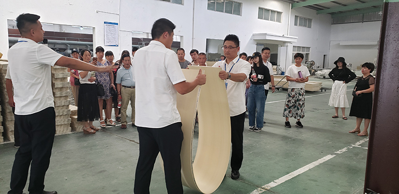 爱体育官方网站集成墙面.jpg