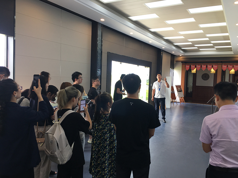 爱体育官方网站集成墙面.jpg