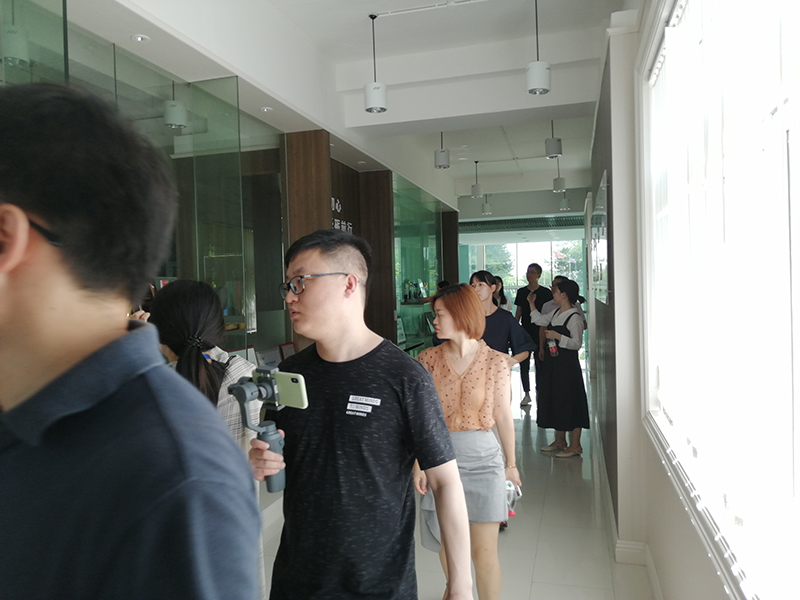 爱体育官方网站集成墙面.jpg
