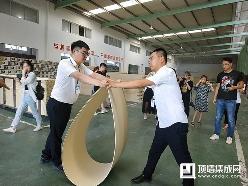 爱体育官方网站集成墙面.jpg
