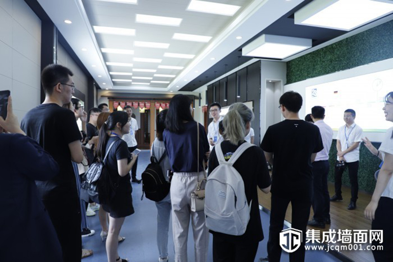 爱体育官方网站集成墙面.jpg