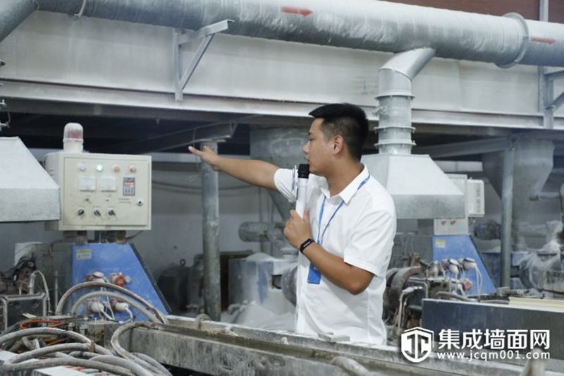 爱体育官方网站集成墙面.jpg