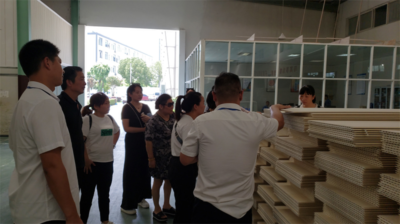 爱体育官方网站集成墙面.jpg