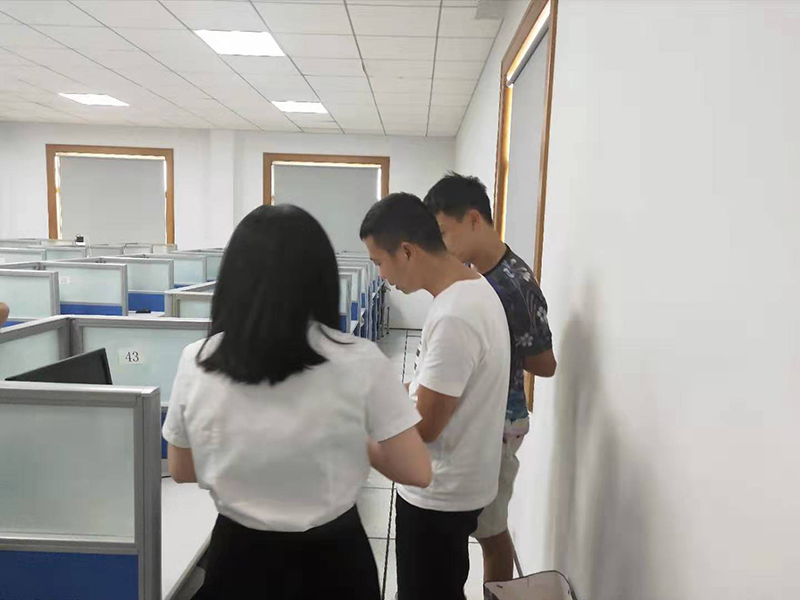爱体育官方网站集成墙面.jpg