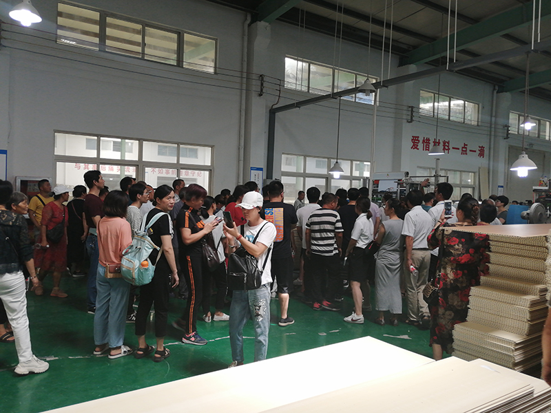 爱体育官方网站集成墙面.jpg