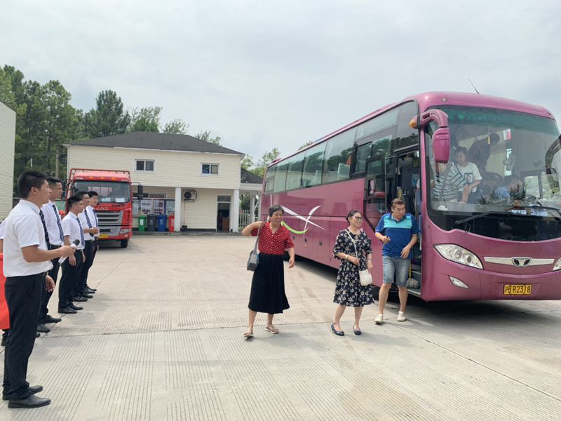 爱体育官方网站集成墙面.jpg
